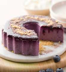 Pastel de queso cremoso y arándanos