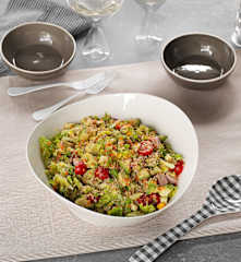 Ensalada de jamón de York, quesos y aguacate