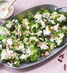 Brócoli dorado con salsa de atún