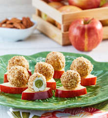 Triangulitos de manzana con trufas de 2 quesos y uva