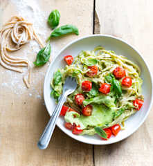 Spaghetti maison, pesto d'avocat