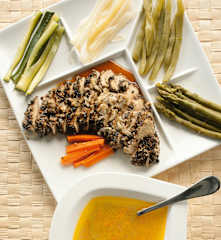 Papillote de pollo a la pimienta con verduras y caldo