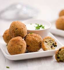 Kulki z cukinią i serem feta