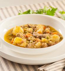 Jardinera de carne y beicon