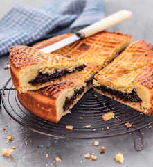 Gâteau breton aux pruneaux