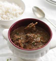 Coelho com ameixas e sultanas