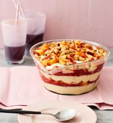 Erdbeer-Pfirsich-Trifle
