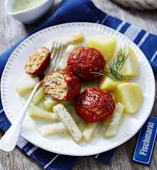 Fischfrikadellen mit Kartoffeln, Kohlrabi und Dill-Sauce
