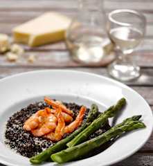 Quinotto s krevetami a chřestem