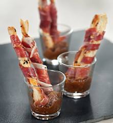 Chutney de higos y bastones de ibérico