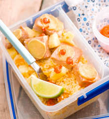 Ryż z ananasem i łososiem na ostro