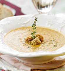 Sopa de tomate e beringela