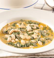 Judías blancas con espinacas al azafrán