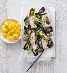 Seafood en papillote with saffron potatoes