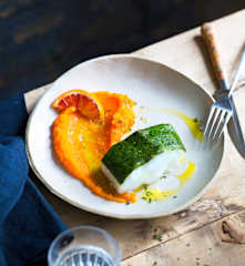 Cabillaud en herbes, purée orange-carotte