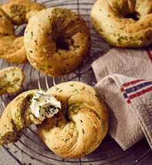 Bułki orkiszowe z ziołami