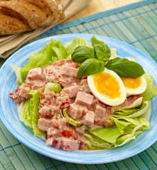 Jarní salát se šunkou a vejci