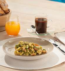 Œufs brouillés aux asperges et au bacon