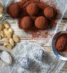 Tartufini alle mandorle (vegan)