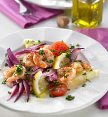 Insalata mediterranea gamberi e cipolle