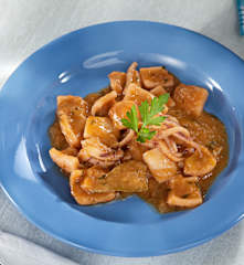 Calamares encebollados