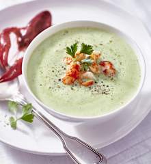 Petersilien-Schaumsuppe mit Flusskrebsen