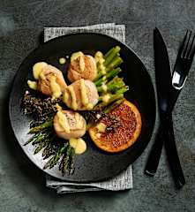Sous-vide Scallops with Saffron Sauce