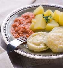 Fenchel mit Käsehaube an Tomatensauce