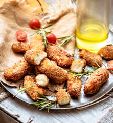 Croquetas au poulet et curry