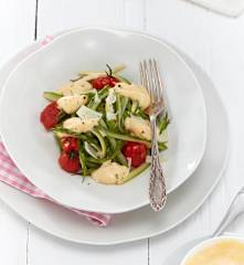 Spargelnudeln mit Pecorino-Hollandaise