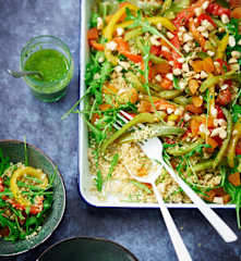 Salade de boulgour, poivrons, abricots secs et amandes
