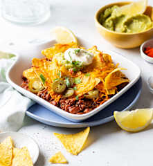 Nachos con chile y queso