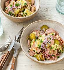 Salade au cervelas et fromage
