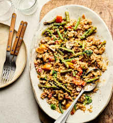 Arroz de cogumelos, espargos e brócolos