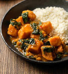 Sweet Potato and Spinach Curry with Cauliflower Rice
