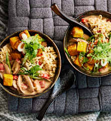 Wegański ramen z masłem orzechowym