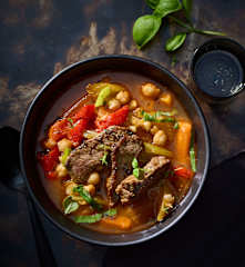 Rindfleisch-Kichererbsen-Curry-Suppe