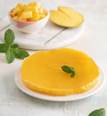 Żelka mango do tortów