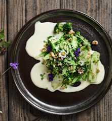 Brokolicový salát s chilli a citrónovou emulzí