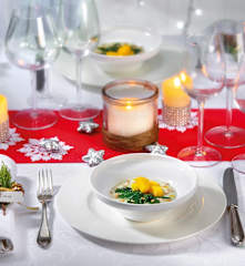 Patate alla curcuma e cavolo nero su crema di rapa