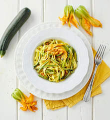 Pasta fresca ai fiori di zucchina
