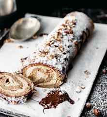 Rolada kawowo-orzechowa