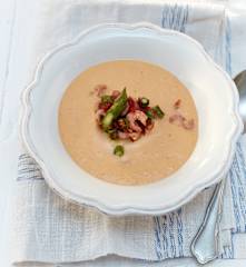 Currycremesuppe mit Spargel und Krabben