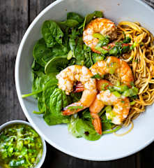 Crevettes marinées et nouilles chinoises