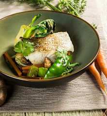 Zander auf Shiitake-Pak Choi