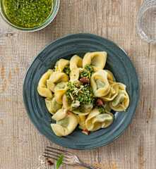 Tortelloni mit Haselnuss-Pesto