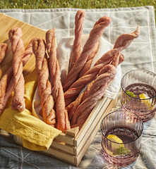 Grissini intrecciati alla paprika