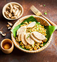 Laab kai (Salade au poulet)