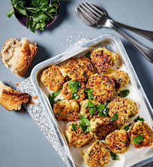 Kotleciki z czerstwego chleba z serem i ziołami