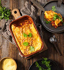 Chili sin carne zapiekane pod serową polentą
